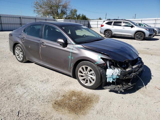 4T1C11AK5NU649644 - 2022 TOYOTA CAMRY LE GRAY photo 4