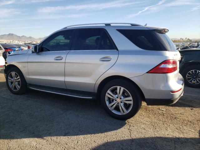 4JGDA5HBXCA030764 - 2012 MERCEDES-BENZ ML 350 4MATIC SILVER photo 2