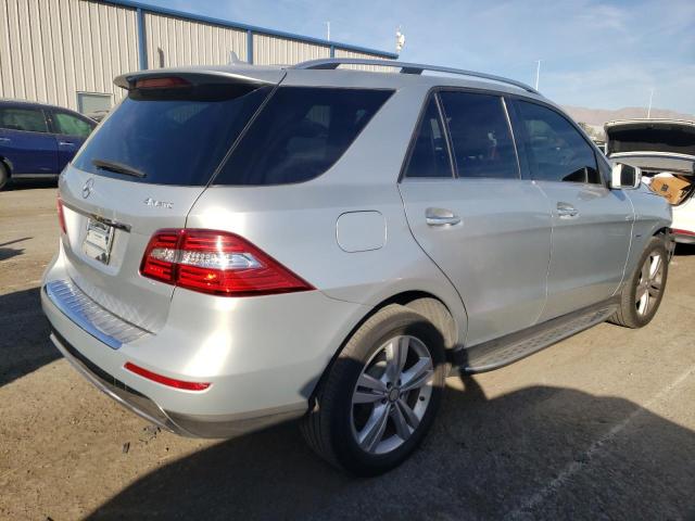 4JGDA5HBXCA030764 - 2012 MERCEDES-BENZ ML 350 4MATIC SILVER photo 3