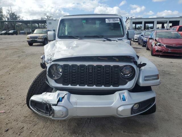 1C4RJXU68RW147110 - 2024 JEEP WRANGLER HIGH ALTITUDE 4XE SILVER photo 5