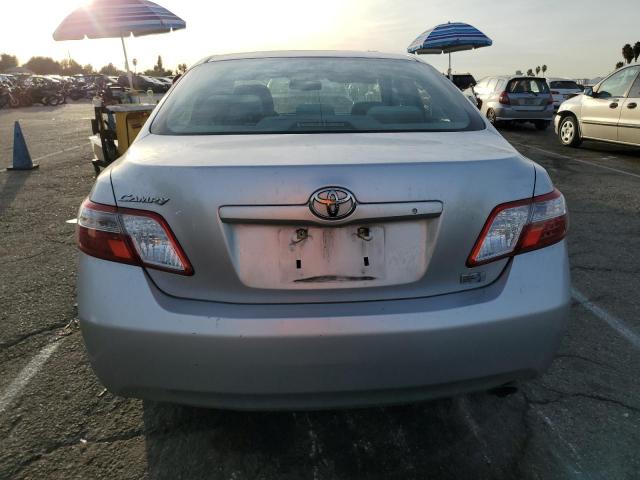 JTNBB46K173036402 - 2007 TOYOTA CAMRY HYBRID SILVER photo 6