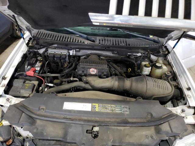 5LMFU28586LJ27587 - 2006 LINCOLN NAVIGATOR თეთრი ფოტო 12