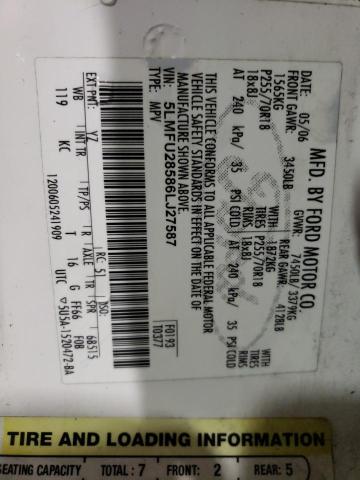 5LMFU28586LJ27587 - 2006 LINCOLN NAVIGATOR თეთრი ფოტო 13