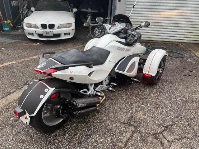 2BXJADA16AV000342 - 2010 CAN-AM SPYDER ROA RS WHITE photo 4