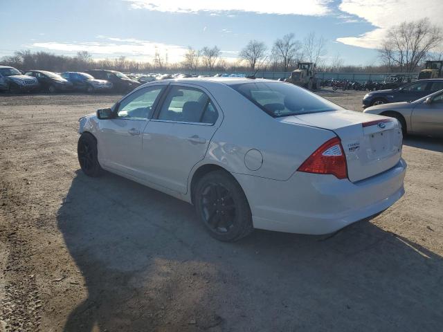 3FAHP0HA2BR255415 - 2011 FORD FUSION SE WHITE photo 2