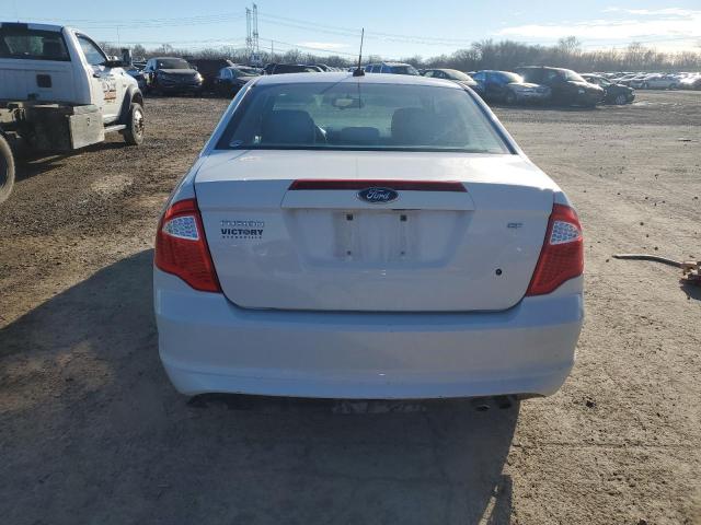 3FAHP0HA2BR255415 - 2011 FORD FUSION SE WHITE photo 6