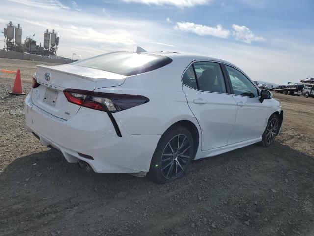 4T1G11AK7PU757901 - 2023 TOYOTA CAMRY SE NIGHT SHADE WHITE photo 3