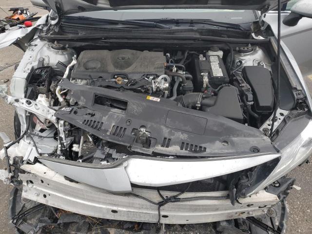 4T1F11BK8MU028554 - 2021 TOYOTA CAMRY XLE SILVER photo 11