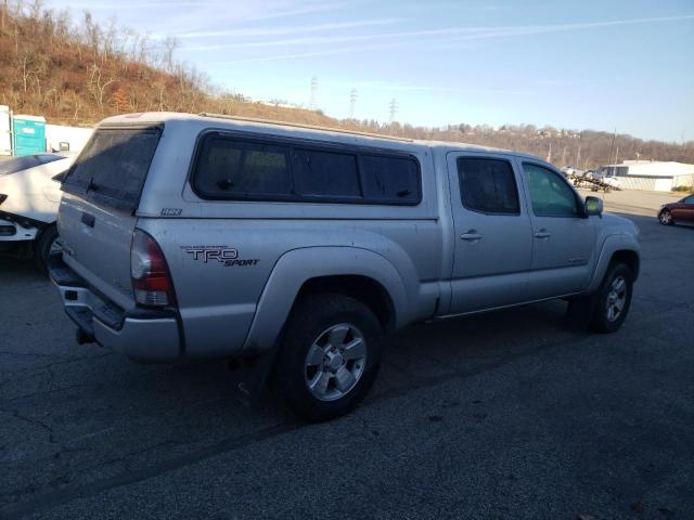 5TEMU52N59Z615538 - 2009 TOYOTA TACOMA DOUBLE CAB LONG BED SILVER photo 3