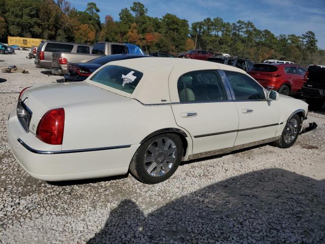 1LNHM83W23Y670608 - 2003 LINCOLN TOWN CARTIER WHITE photo 3