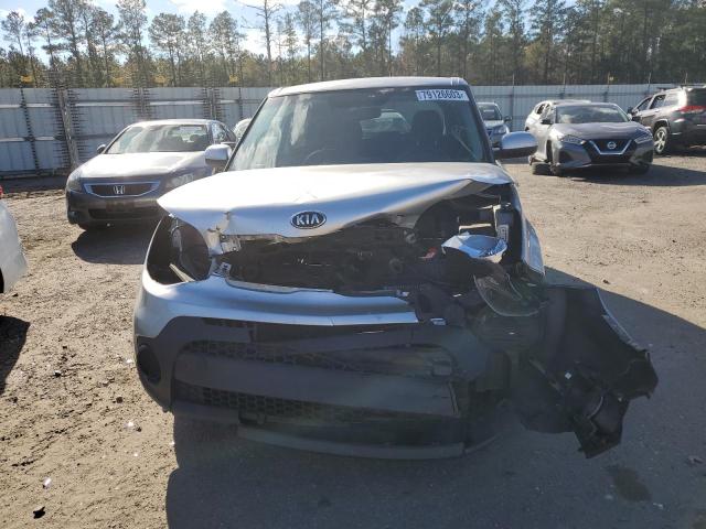 KNDJN2A20H7430468 - 2017 KIA SOUL GRAY photo 5