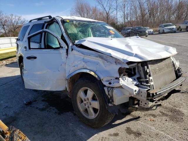 1FMCU9C79CKB80677 - 2012 FORD ESCAPE XLS WHITE photo 4