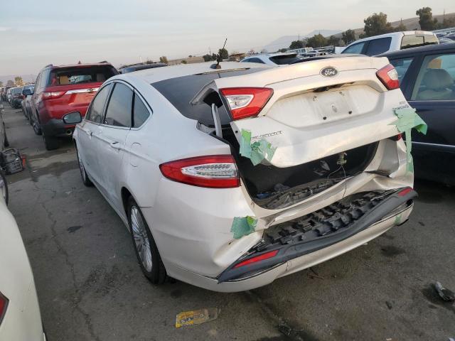 3FA6P0LU8GR203898 - 2016 FORD FUSION SE HYBRID WHITE photo 2