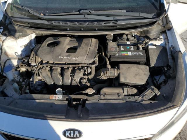 3KPFK4A74HE070529 - 2017 KIA FORTE LX WHITE photo 11