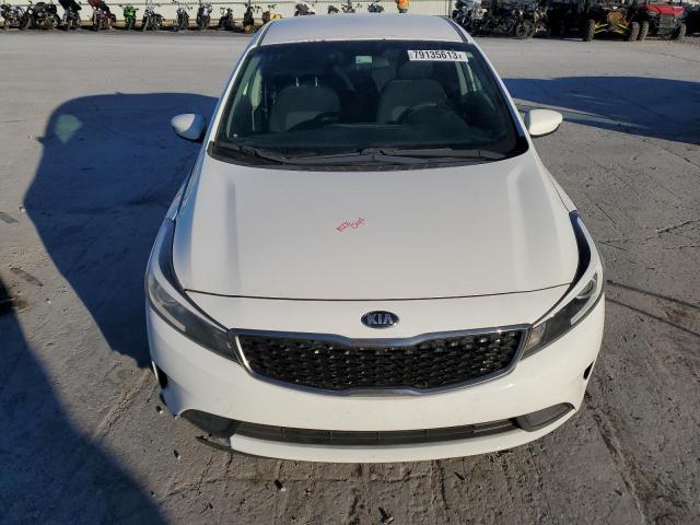 3KPFK4A74HE070529 - 2017 KIA FORTE LX WHITE photo 5