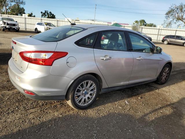 1FAHP3F23CL179510 - 2012 FORD FOCUS SE SILVER photo 3