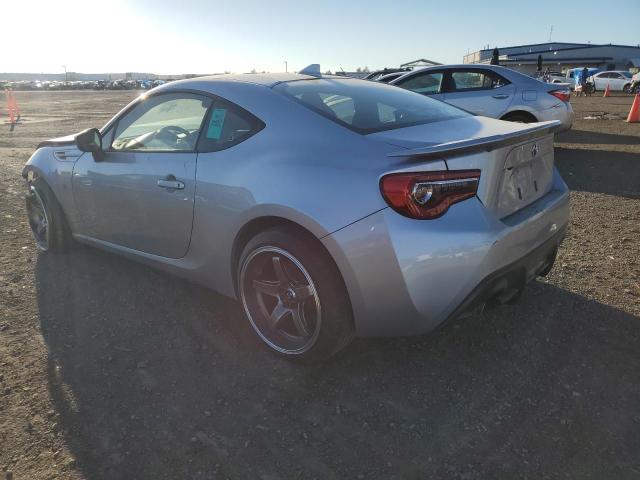 JF1ZNAA19H8701354 - 2017 TOYOTA 86 BASE SILVER photo 2