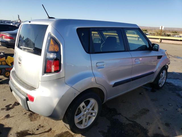 KNDJT2A28A7701451 - 2010 KIA SOUL + SILVER photo 3