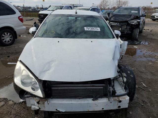 1G2ZA5E09A4116421 - 2010 PONTIAC G6 WHITE photo 5