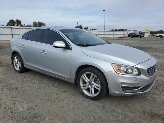 YV140MFB8F2315427 - 2015 VOLVO S60 PREMIER SILVER photo 4