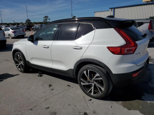 YV4162UM1N2659676 - 2022 VOLVO XC40 T5 R-DESIGN WHITE photo 2