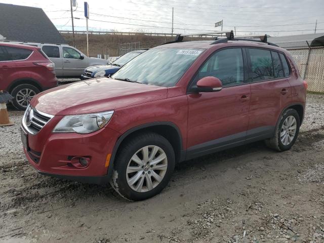 WVGBV7AX2BW001418 - 2011 VOLKSWAGEN TIGUAN LIM S RED photo 1