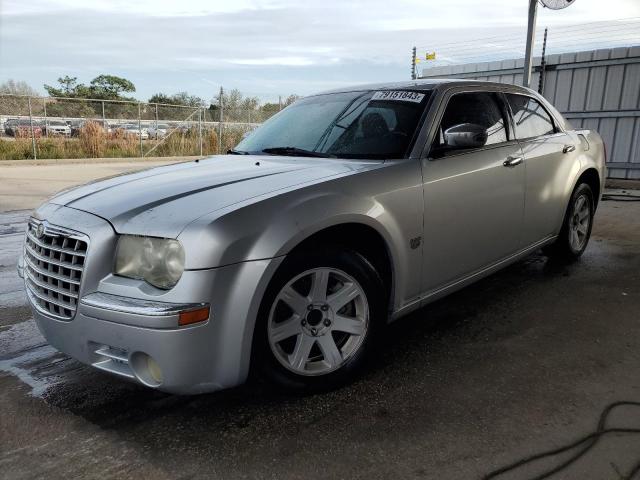 2C3KA63H67H754122 - 2007 CHRYSLER 300C SILVER photo 1