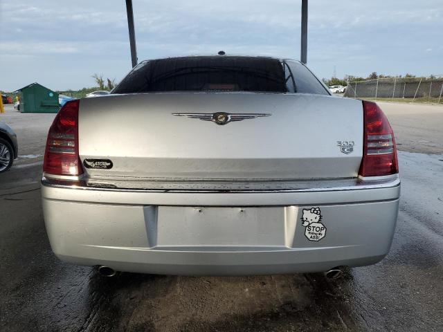 2C3KA63H67H754122 - 2007 CHRYSLER 300C SILVER photo 6