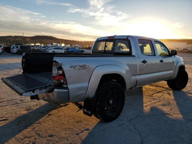 5TFMU4FN7BX001933 - 2011 TOYOTA TACOMA DOUBLE CAB LONG BED SILVER photo 3