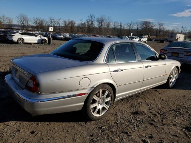 SAJEA71C04SG01900 - 2004 JAGUAR XJ8 SILVER photo 3