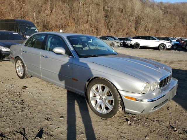 SAJEA71C04SG01900 - 2004 JAGUAR XJ8 SILVER photo 4