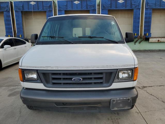 1FTRE14W44HA16853 - 2004 FORD ECONOLINE E150 VAN WHITE photo 5