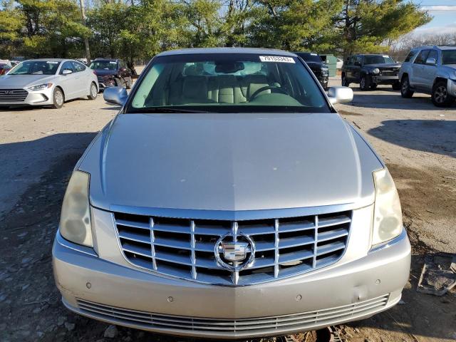 1G6KD57Y08U115792 - 2008 CADILLAC DTS SILVER photo 5