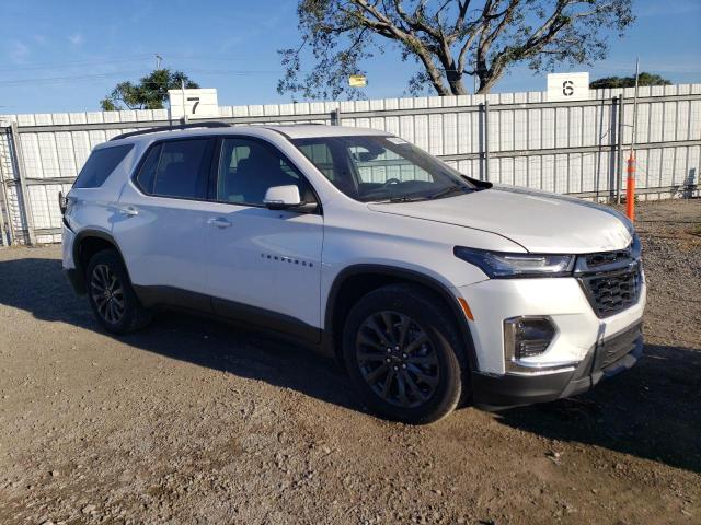 1GNEVJKW6PJ315220 - 2023 CHEVROLET TRAVERSE RS WHITE photo 4