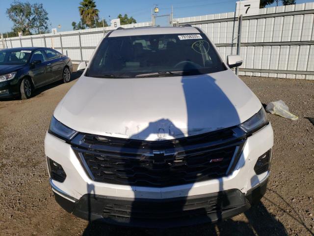 1GNEVJKW6PJ315220 - 2023 CHEVROLET TRAVERSE RS WHITE photo 5