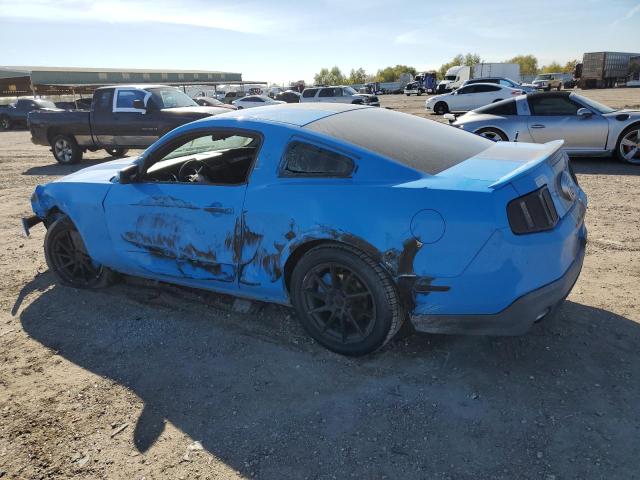 1ZVBP8AN0A5135056 - 2010 FORD MUSTANG BLUE photo 2