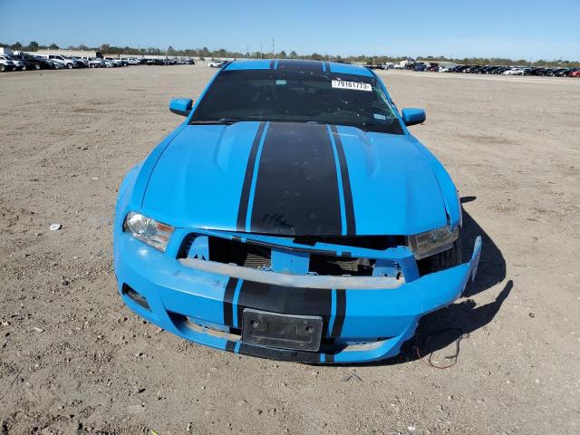 1ZVBP8AN0A5135056 - 2010 FORD MUSTANG BLUE photo 5