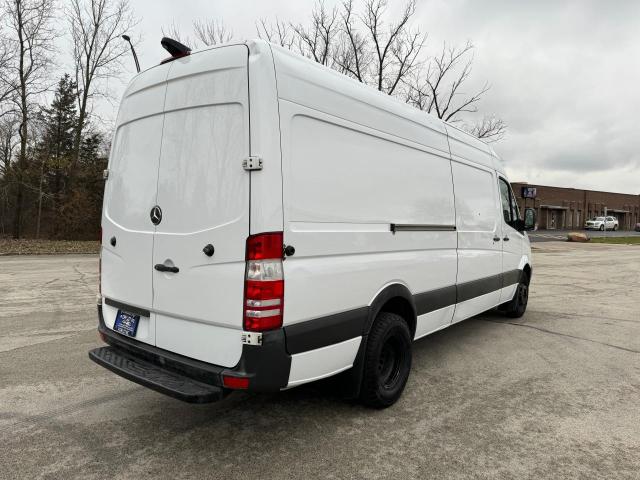 WD3PF4DC8E5904496 - 2014 MERCEDES-BENZ SPRINTER 3500 WHITE photo 4