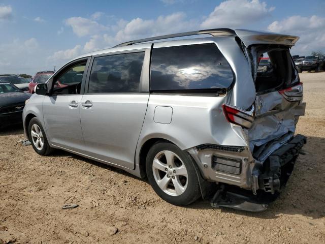 5TDKK3DC0FS626663 - 2015 TOYOTA SIENNA LE SILVER photo 2