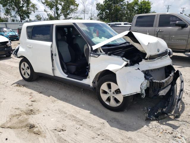 KNDJN2A20G7376233 - 2016 KIA SOUL WHITE photo 4