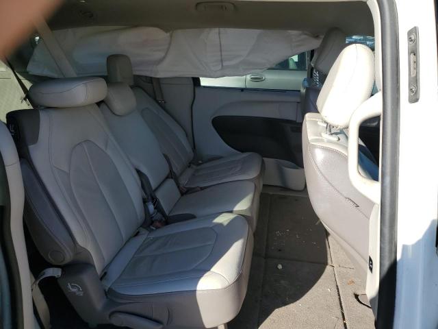2C4RC1BG7HR613698 - 2017 CHRYSLER PACIFICA TOURING L WHITE photo 11