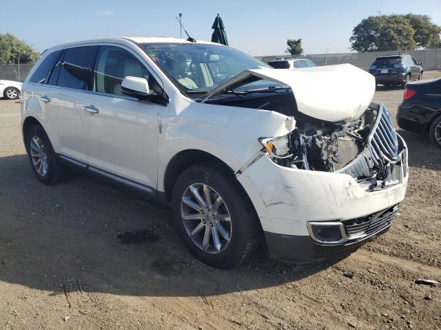 2LMDJ8JK7DBL14441 - 2013 LINCOLN MKX WHITE photo 4