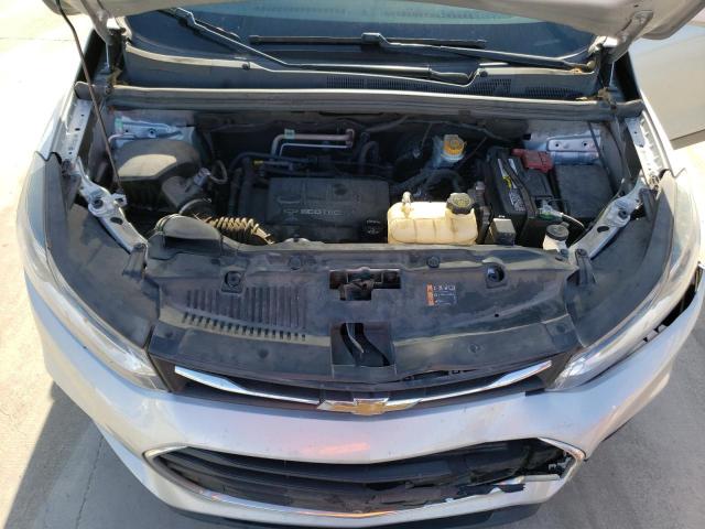 3GNCJKSBXJL416329 - 2018 CHEVROLET TRAX LS SILVER photo 12