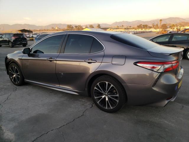 4T1B11HK9JU066022 - 2018 TOYOTA CAMRY L GRAY photo 2