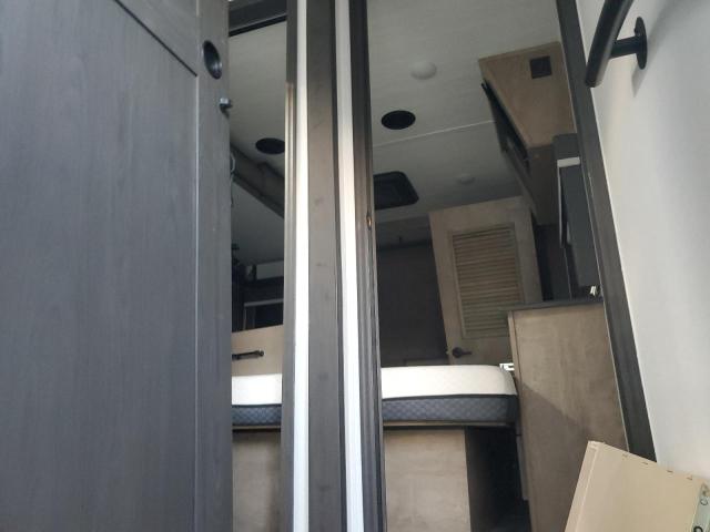 4YDFM0U20R4700629 - 2024 KEYSTONE MONTANA TWO TONE photo 6