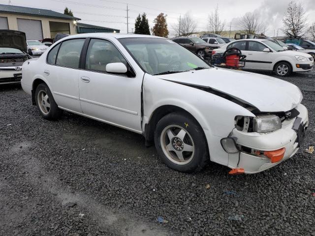 JN1CA21D0TT174521 - 1996 NISSAN MAXIMA GLE WHITE photo 4