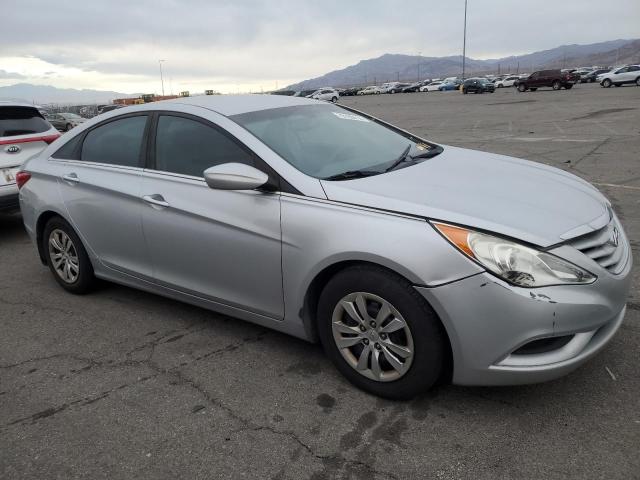 5NPEB4AC5DH539142 - 2013 HYUNDAI SONATA GLS SILVER photo 4