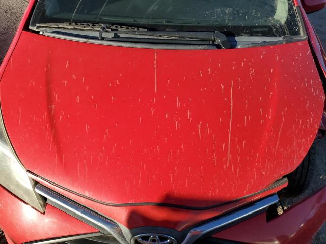 VNKKTUD35FA046655 - 2015 TOYOTA YARIS RED photo 11