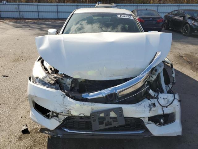 1HGCR2F51GA026128 - 2016 HONDA ACCORD SPORT Белый фото 5