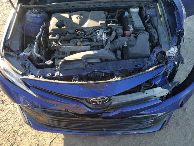 4T1B11HKXJU573091 - 2018 TOYOTA CAMRY L BLUE photo 11